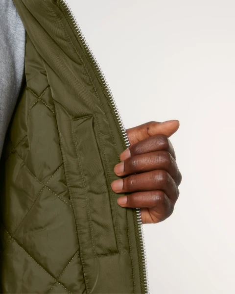 Bomber_C008_